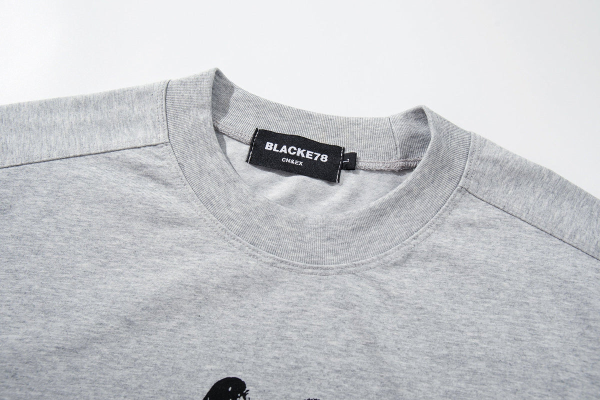 BLACK E78 ON LIVE SCREEN COLLAGE T-SHIRT; Gray; garment construction detail