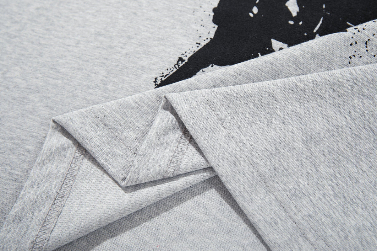 BLACK E78 ON LIVE SCREEN COLLAGE T-SHIRT; Gray; garment construction detail