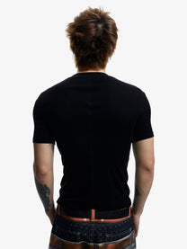 DND4DES BULLET ROW GRAPHIC T-SHIRT; Black; model view