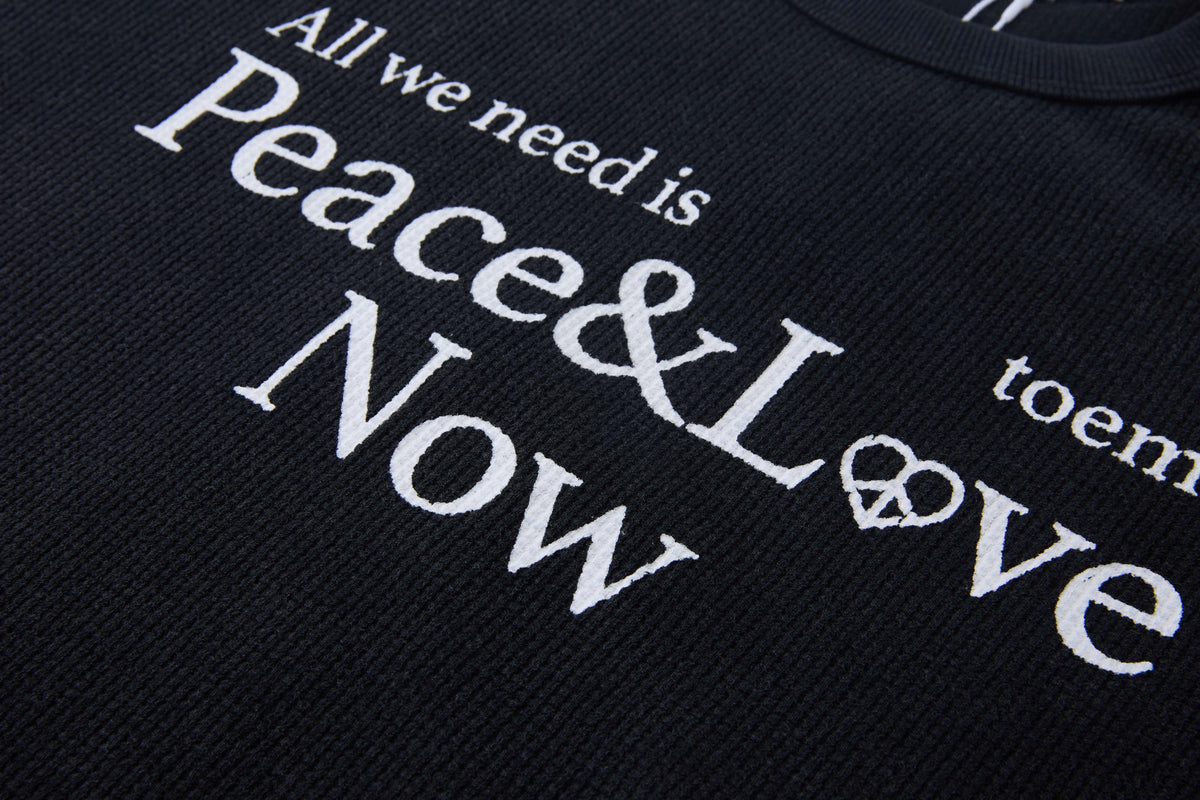 MADE EXTREME PEACE LOVE SLOGAN T-SHIRT; Black; design detail