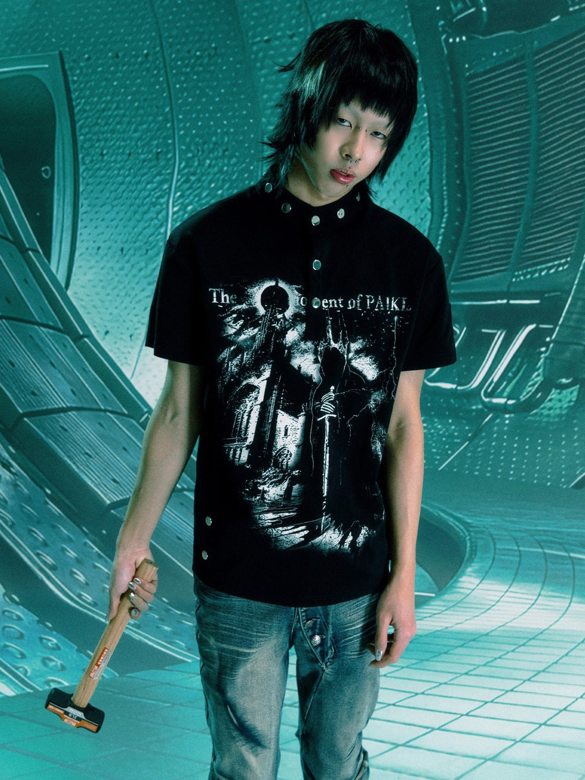 PAIKI CASTLE GRAPHIC STUDDED T-SHIRT; Black; model view
