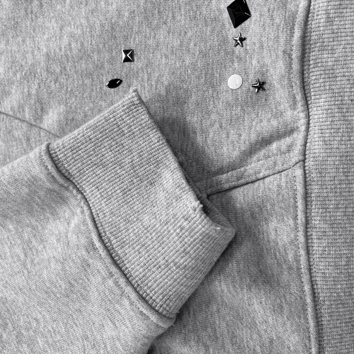ARTIE MASTER | Rhinestone Scatter Hoodie - product detail