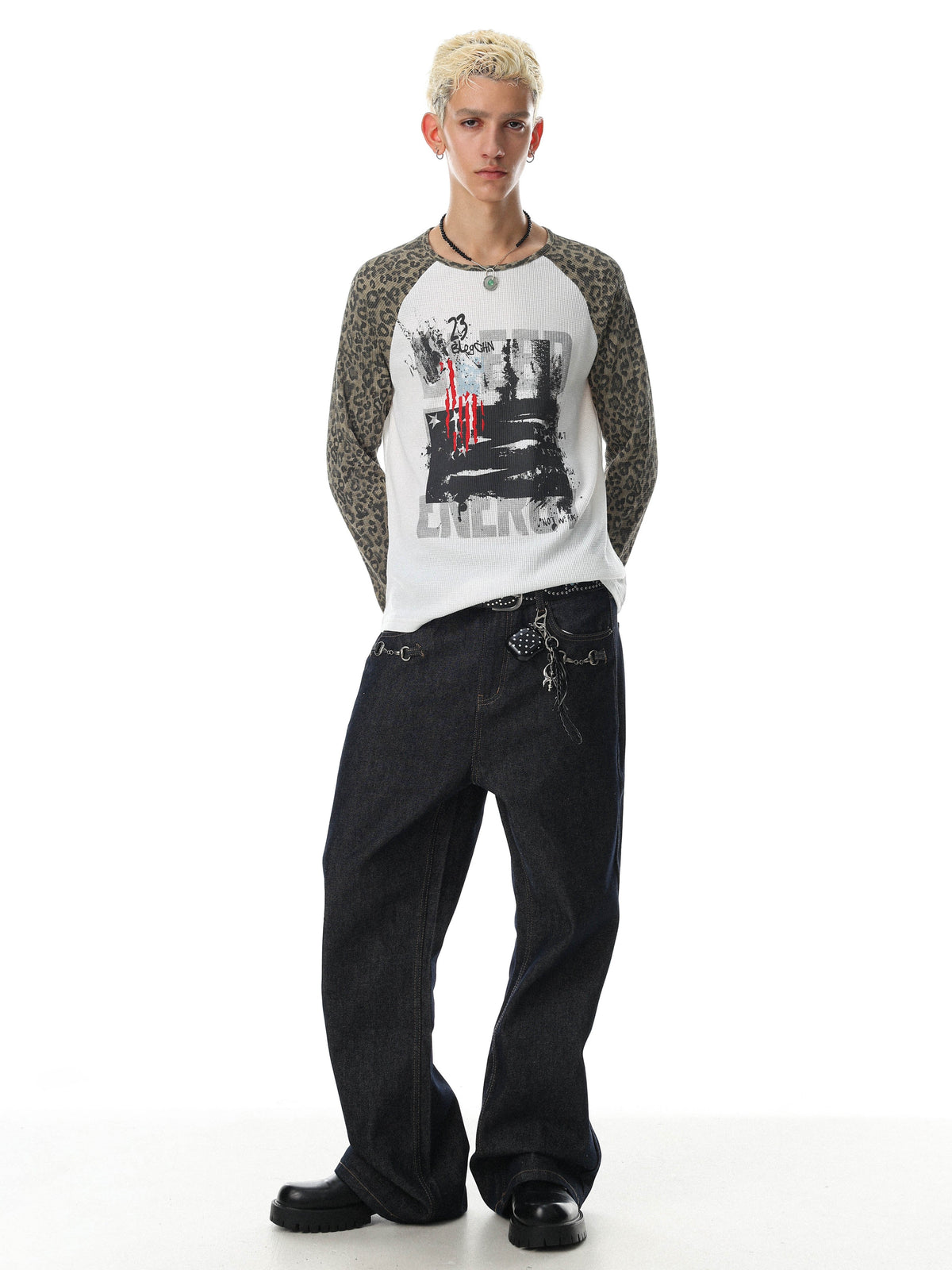 BLACK ENERGY | Leopard Sleeve Photo Collage Sweatshirt - product detail