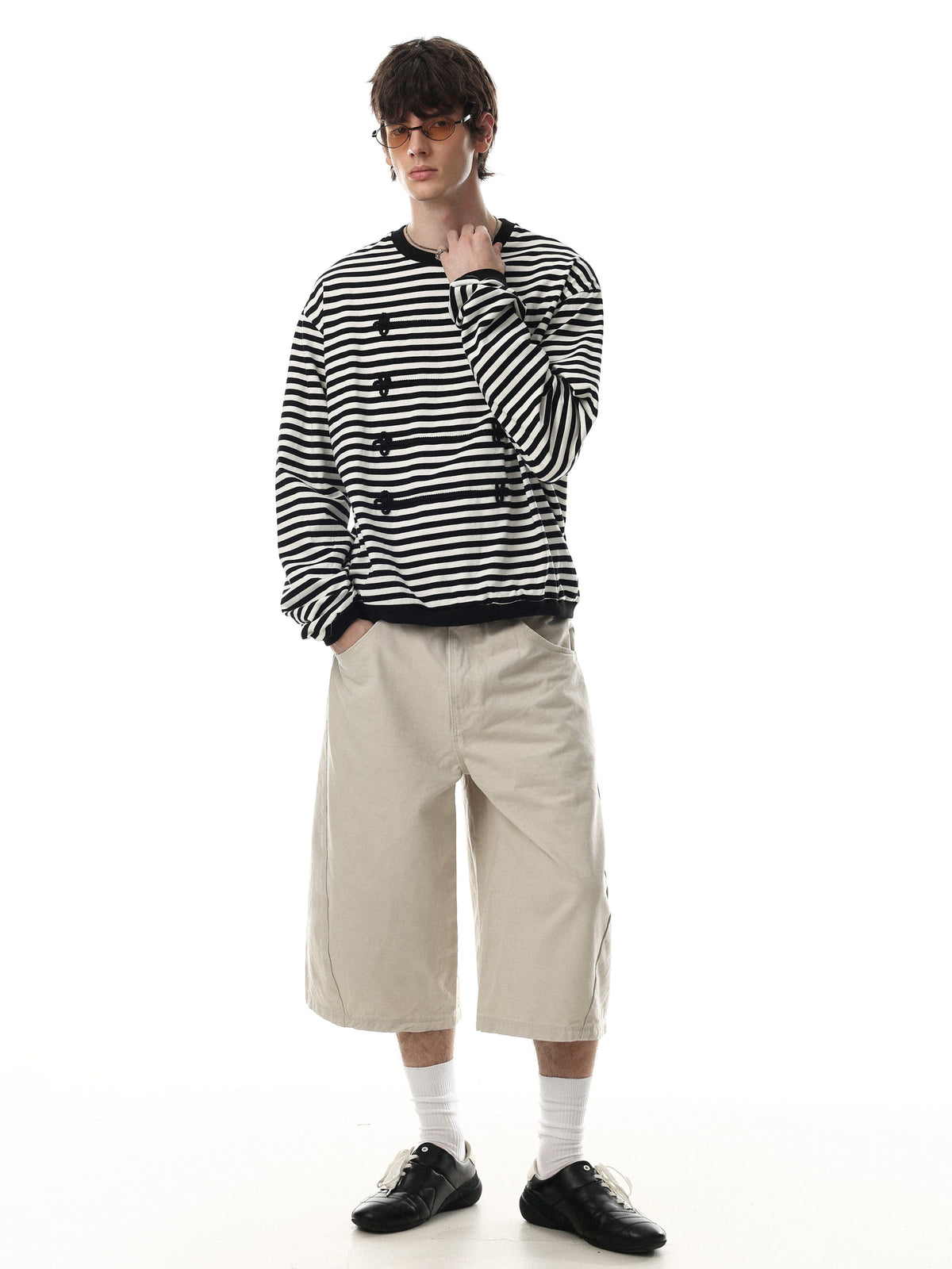 BLACK ENERGY | Striped Frog Button Sweatshirt - product detail