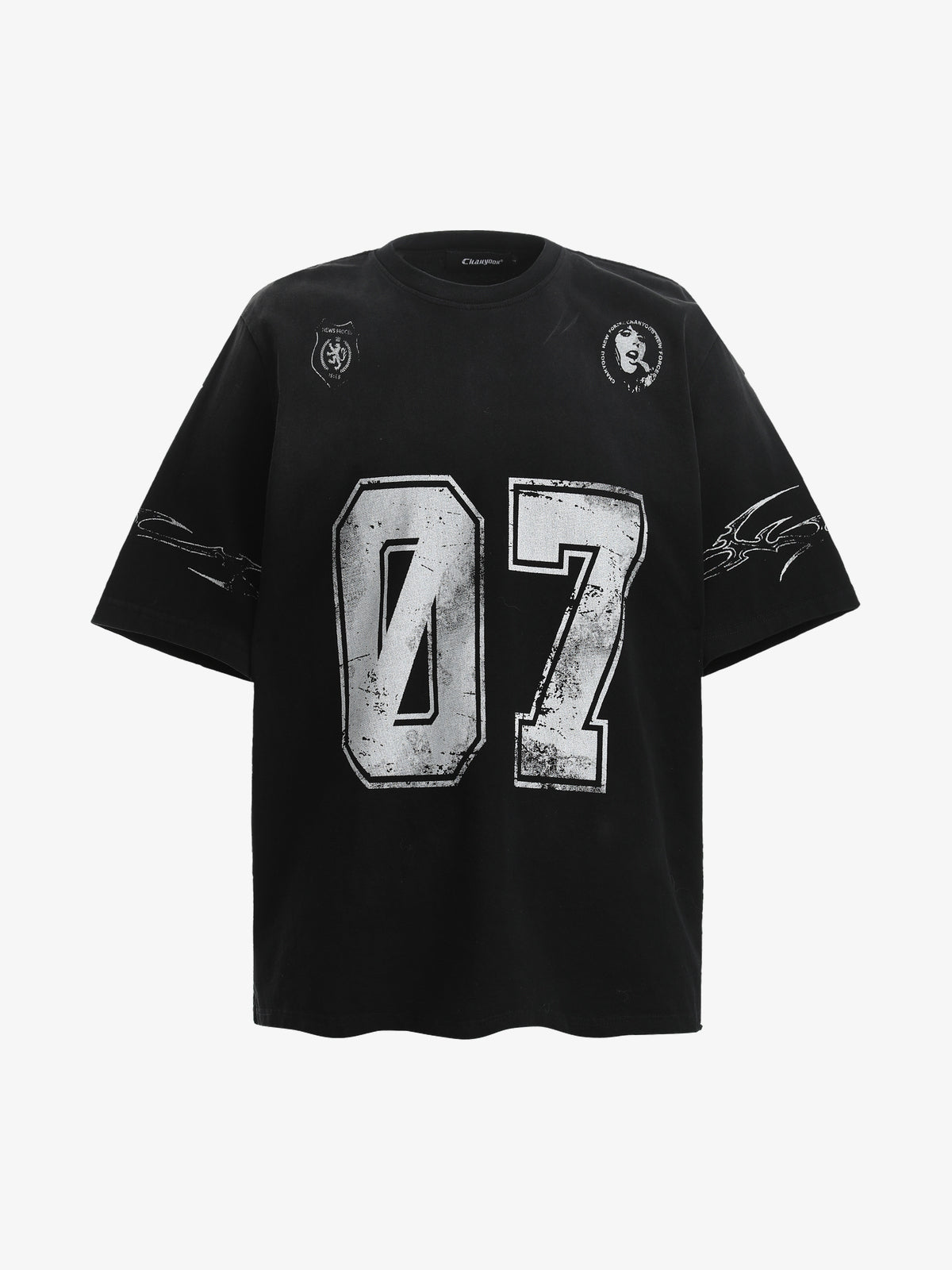 CHANYOOU | Distressed 07 Thorn T-Shirt in Black - front view