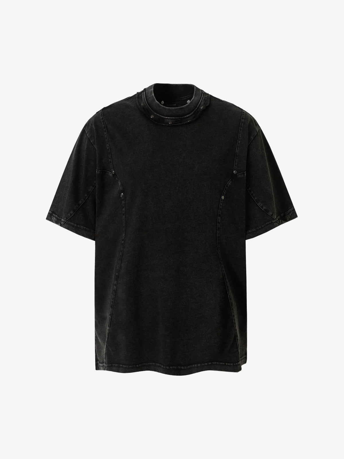EXTREME CAUSE | Studded-Collar Curved-Seam T-Shirt in Black - front view